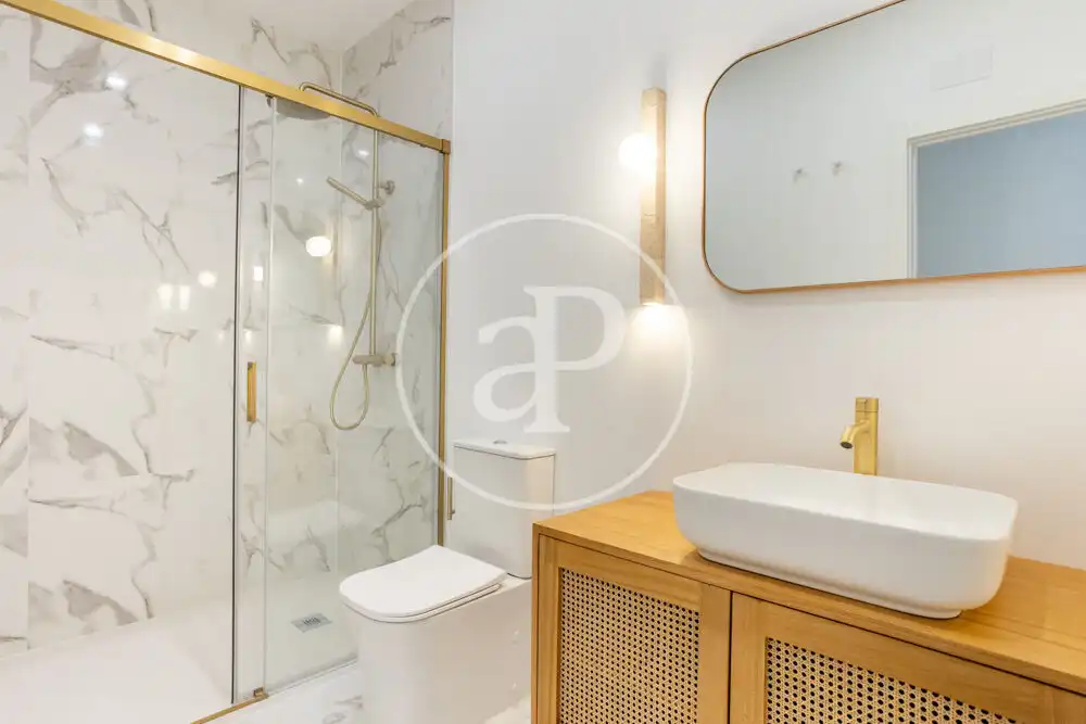 Badezimmer von Wohnung zum Verkauf in Valencia mit Klimaanlage und Heizung