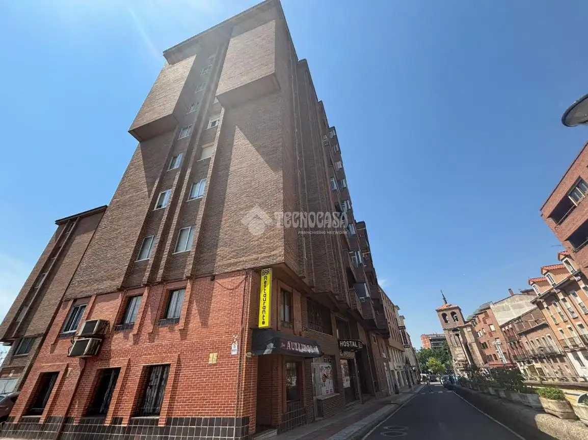 Vista exterior de Piso en venta en Medina del Campo con Calefacción