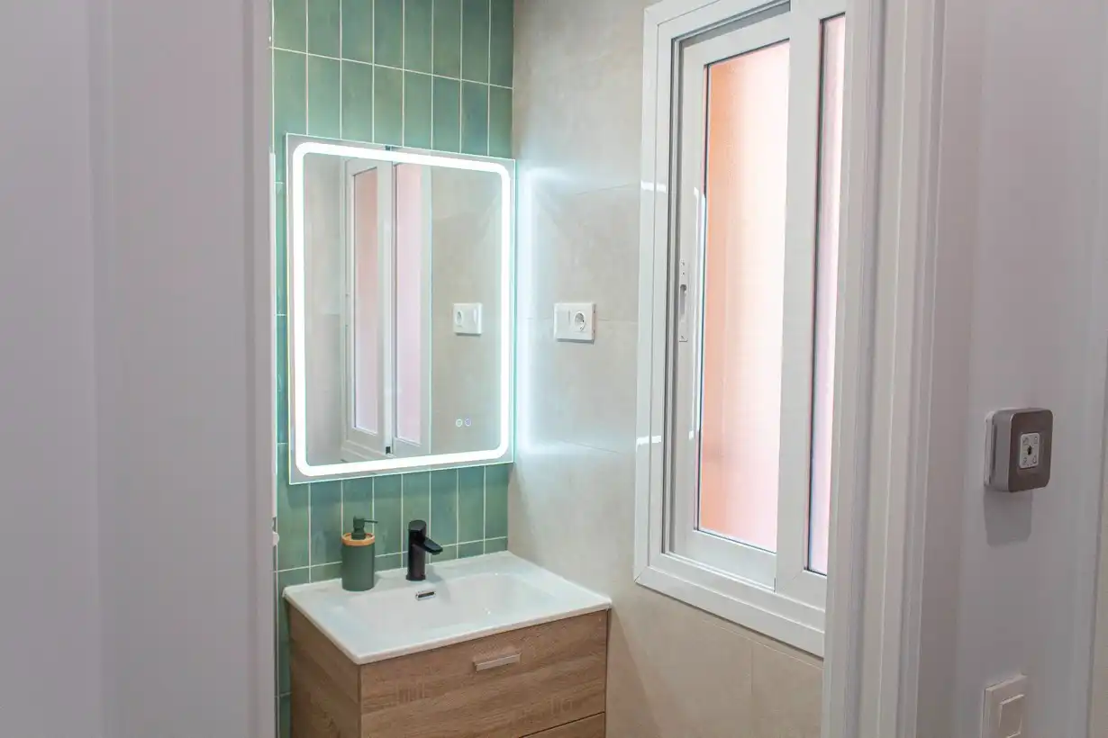 Baño de Piso en venta en Madrid con Aire acondicionado, Calefacción y Amueblado