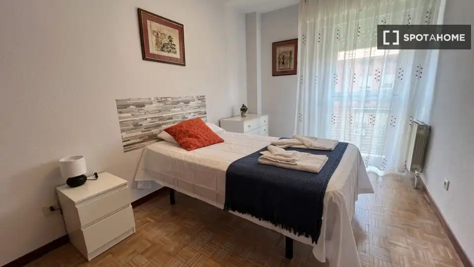 Habitació a Almendrales