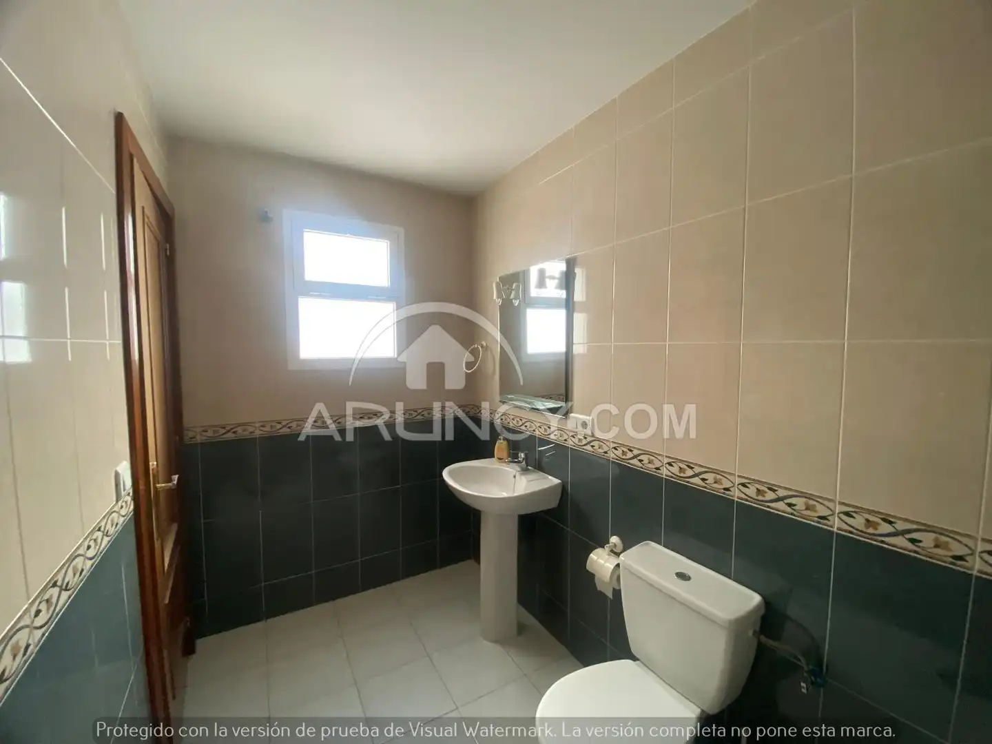 Bathroom of Flat for rent in Alcalá de Guadaira  with Air Conditioner, Heating and Furnished