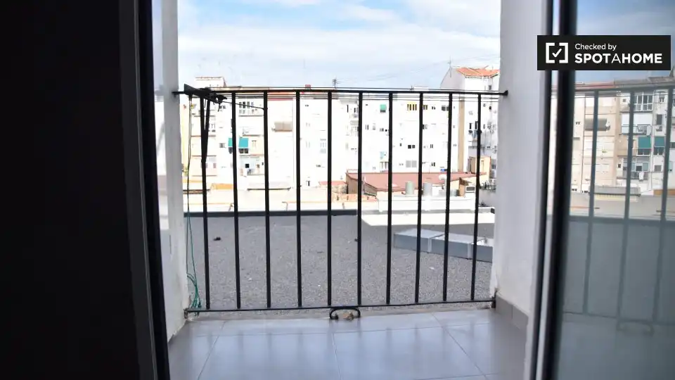 Terrassa de Pis de lloguer en Valencia amb Aire condicionat, Calefacció i Moblat