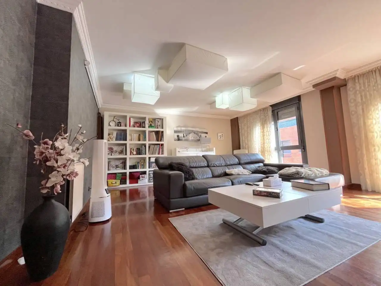 Sala d'estar de Dúplex en venda en Leioa amb Calefacció, Parquet i Terrassa