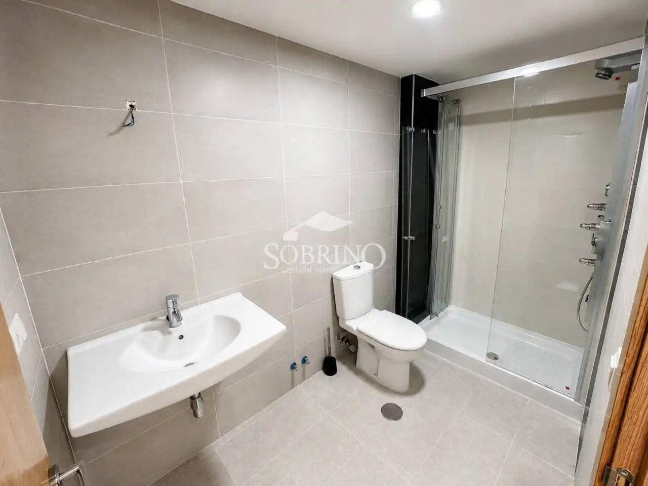 Bathroom of Flat for sale in Llanes  with Heating, Terrace and Alarm