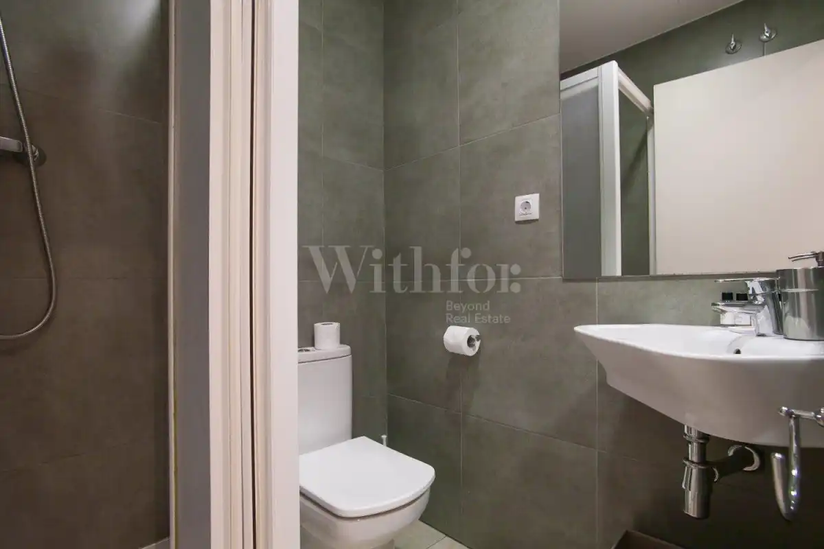 Baño de Piso en venta en Barcelona con Aire acondicionado, Calefacción y Balcón