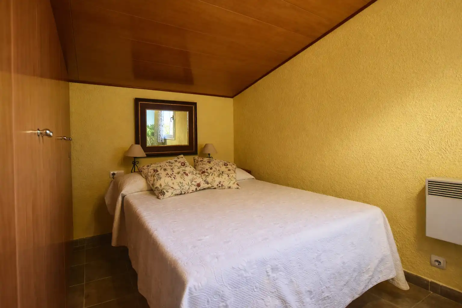 Habitación de Finca rústica en venta en Santa Oliva con Jardín privado