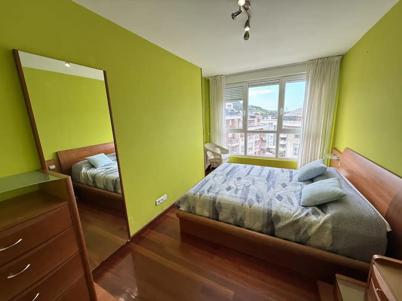 Habitación de Piso en venta en Castro-Urdiales con Calefacción, Parquet y Terraza
