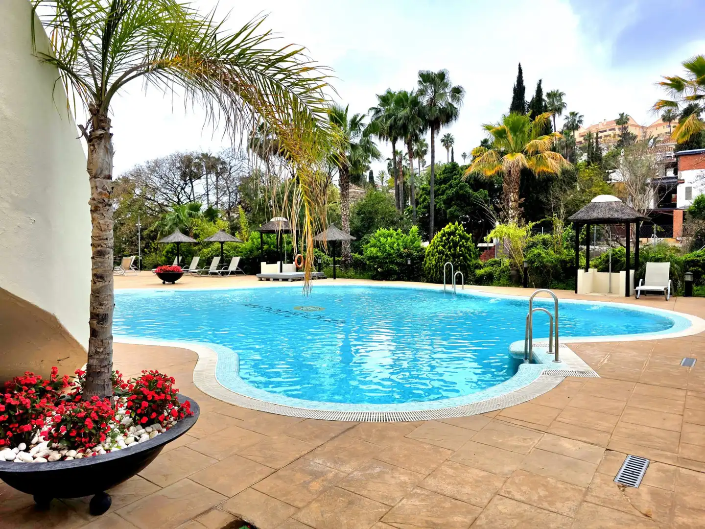 Apartment with pool for sale in Nueva Andalucía, imagen 14