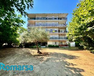 Außenansicht von Wohnung zum verkauf in Santa María del Tiétar mit Terrasse und Balkon