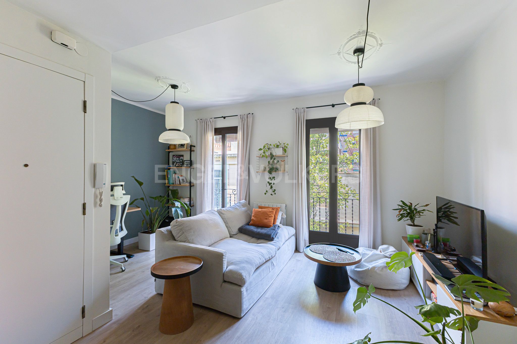 Sala de estar de Apartamento en venta en  Barcelona Capital con Aire acondicionado, Calefacción y Balcón