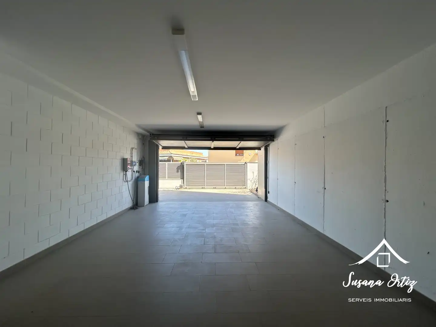 Parking de Casa o chalet en venta en Abrera con Aire acondicionado, Calefacción y Jardín privado