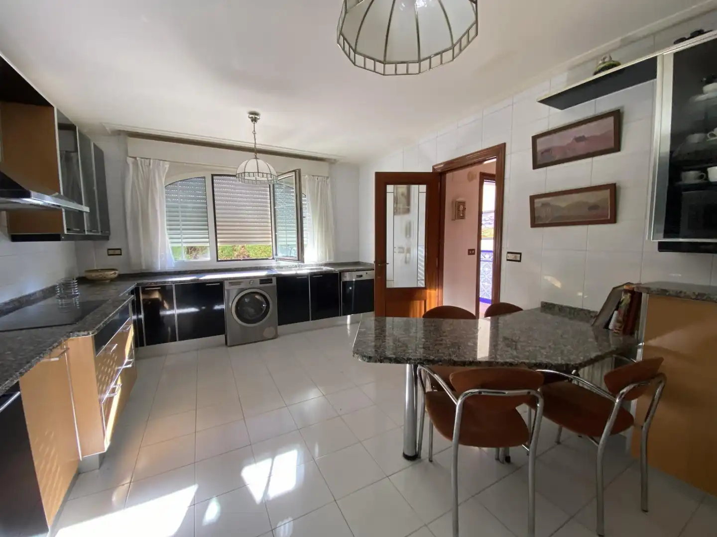 Küche von Einfamilien-Reihenhaus zum Verkauf in Loiu mit Heizung, Privatgarten und Terrasse