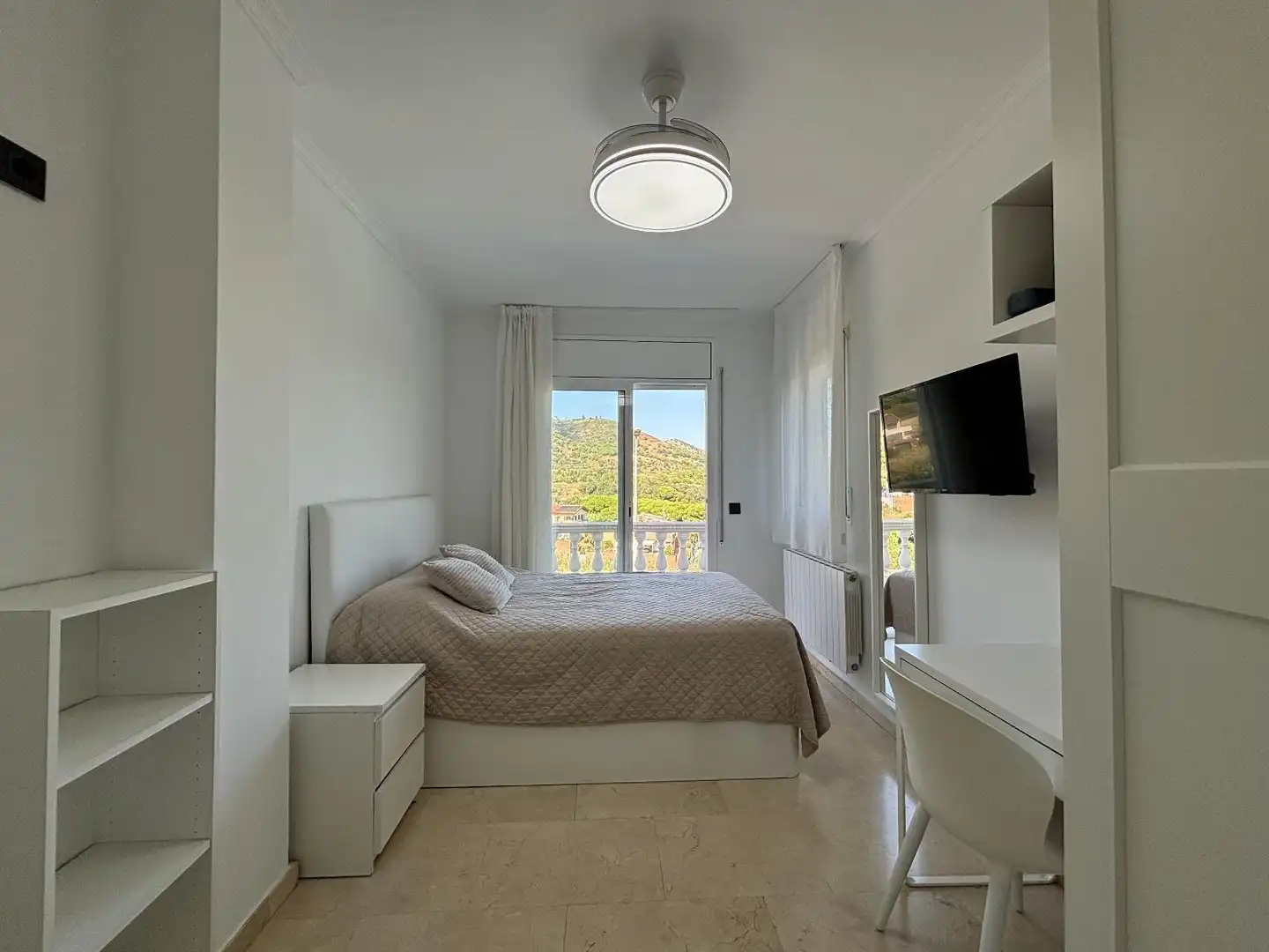 Dormitori de Casa o xalet en venda en Calella amb Aire condicionat, Calefacció i Jardí privat