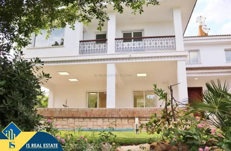Vista exterior de Casa o xalet en venda en Alicante / Alacant amb Terrassa, Moblat i Piscina comunitària
