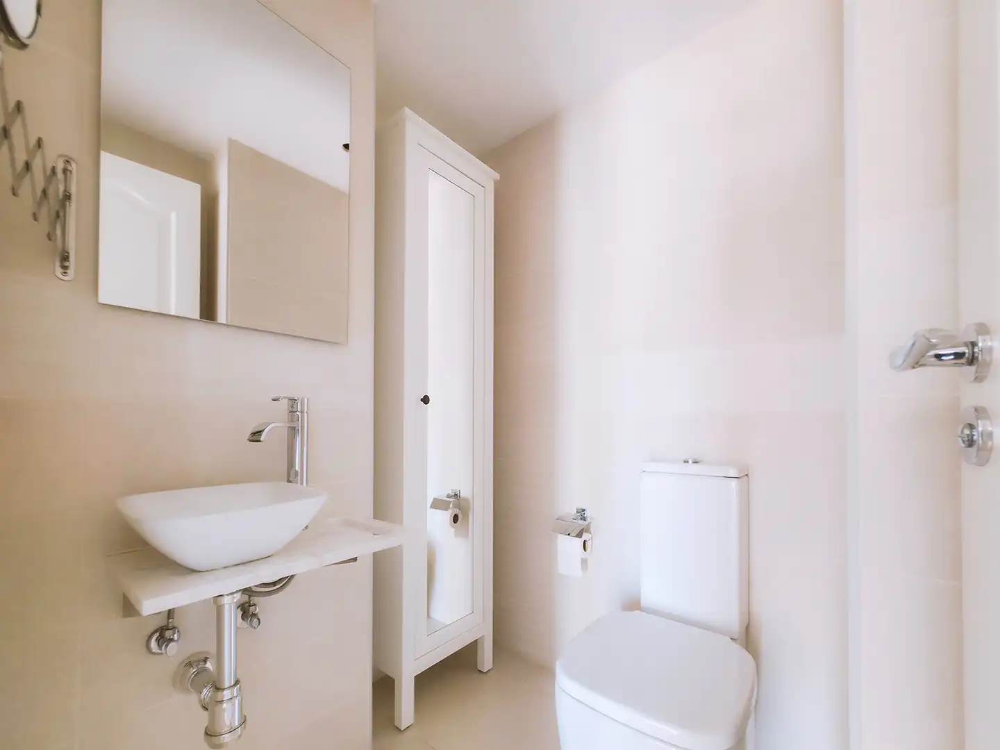 Badezimmer von Wohnung zum Verkauf in Sant Pol de Mar mit Klimaanlage, Heizung und Parkett