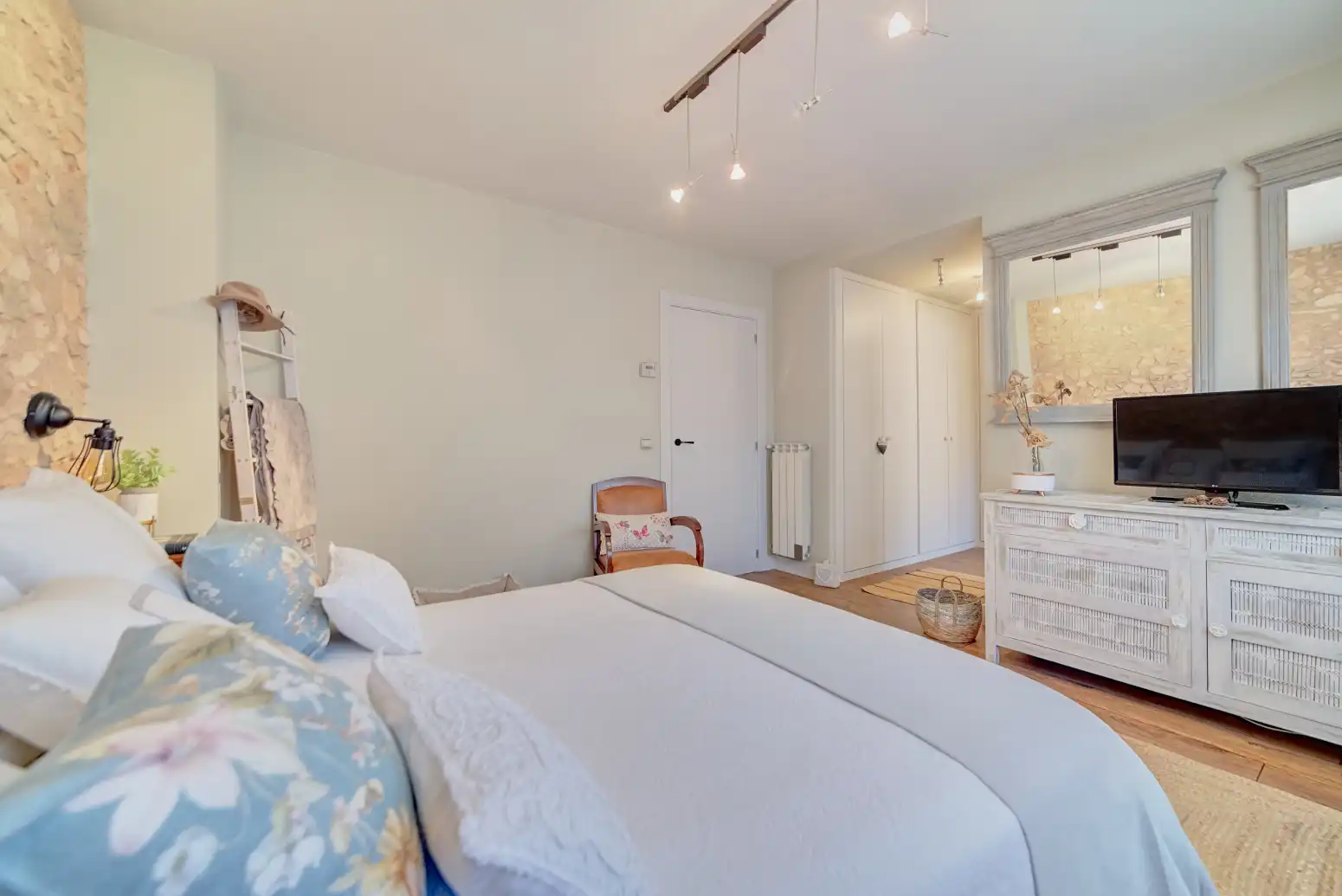 Habitación de Casa o chalet en venta en Orkoien con Calefacción, Parquet y Terraza