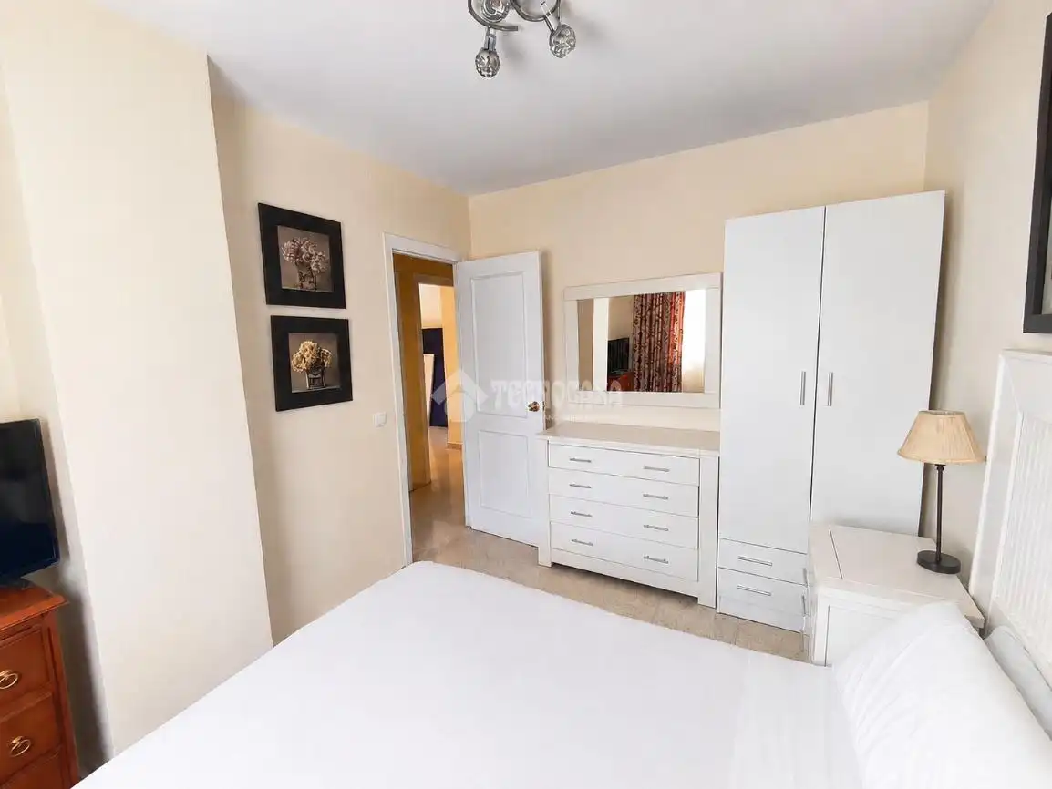 Bedroom of Flat for sale in Fuengirola