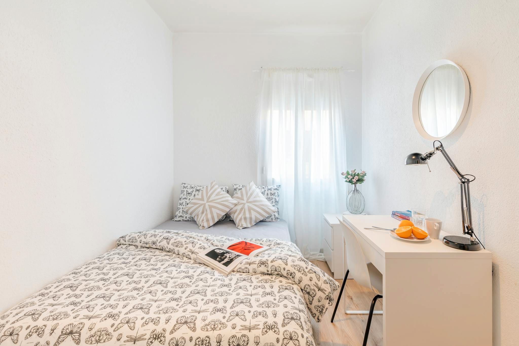 Habitación de Piso de alquiler en  Madrid Capital con Calefacción, Lavadora y TV