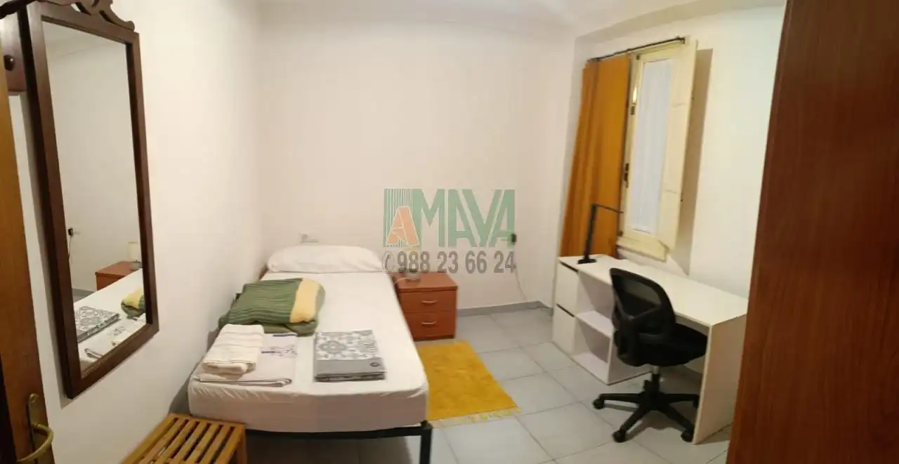 Schlafzimmer von Wohnungen zur Miete in Ourense Capital  mit Heizung, Möbliert und Balkon