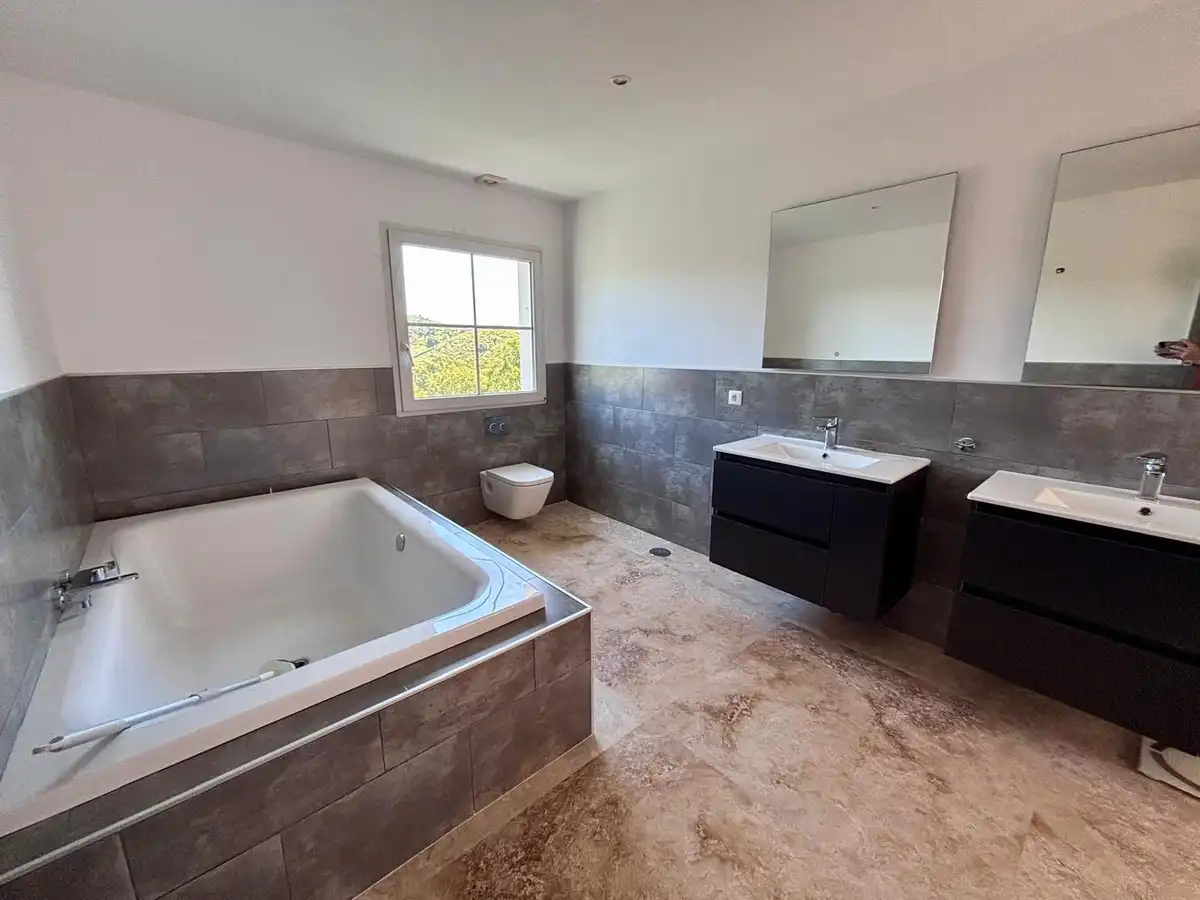 Bany de Casa o xalet en venda en Mijas amb Calefacció, Jardí privat i Terrassa