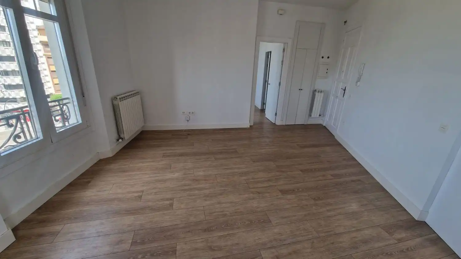 Habitación de Apartamento de alquiler en León Capital  con Calefacción y Terraza