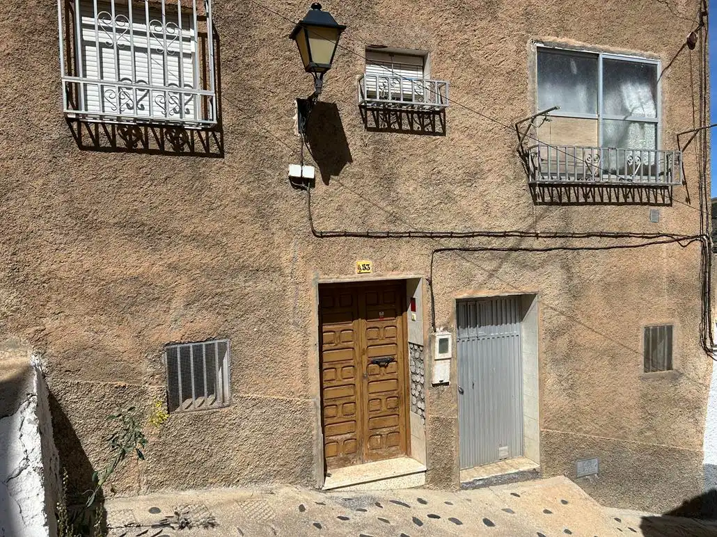 Vista exterior de Casa adosada en venda en Abrucena