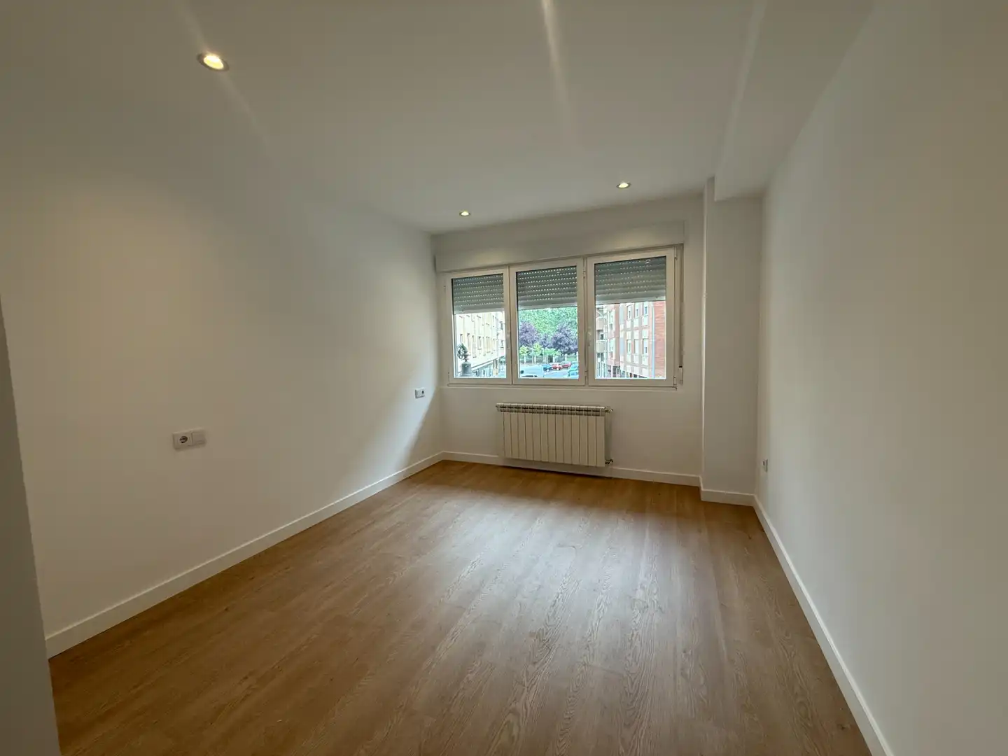 Apartamento de alquiler en León Capital  con Calefacción, Parquet y Terraza