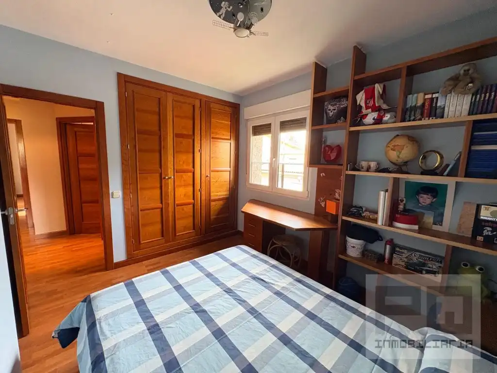 Schlafzimmer von Haus oder Chalet zum Verkauf in Las Navas del Marqués  mit Ofen, Waschmaschine und Mikrowelle