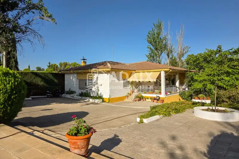 Jardín de Finca rústica en venta en Úbeda con Terraza, Trastero y Balcón