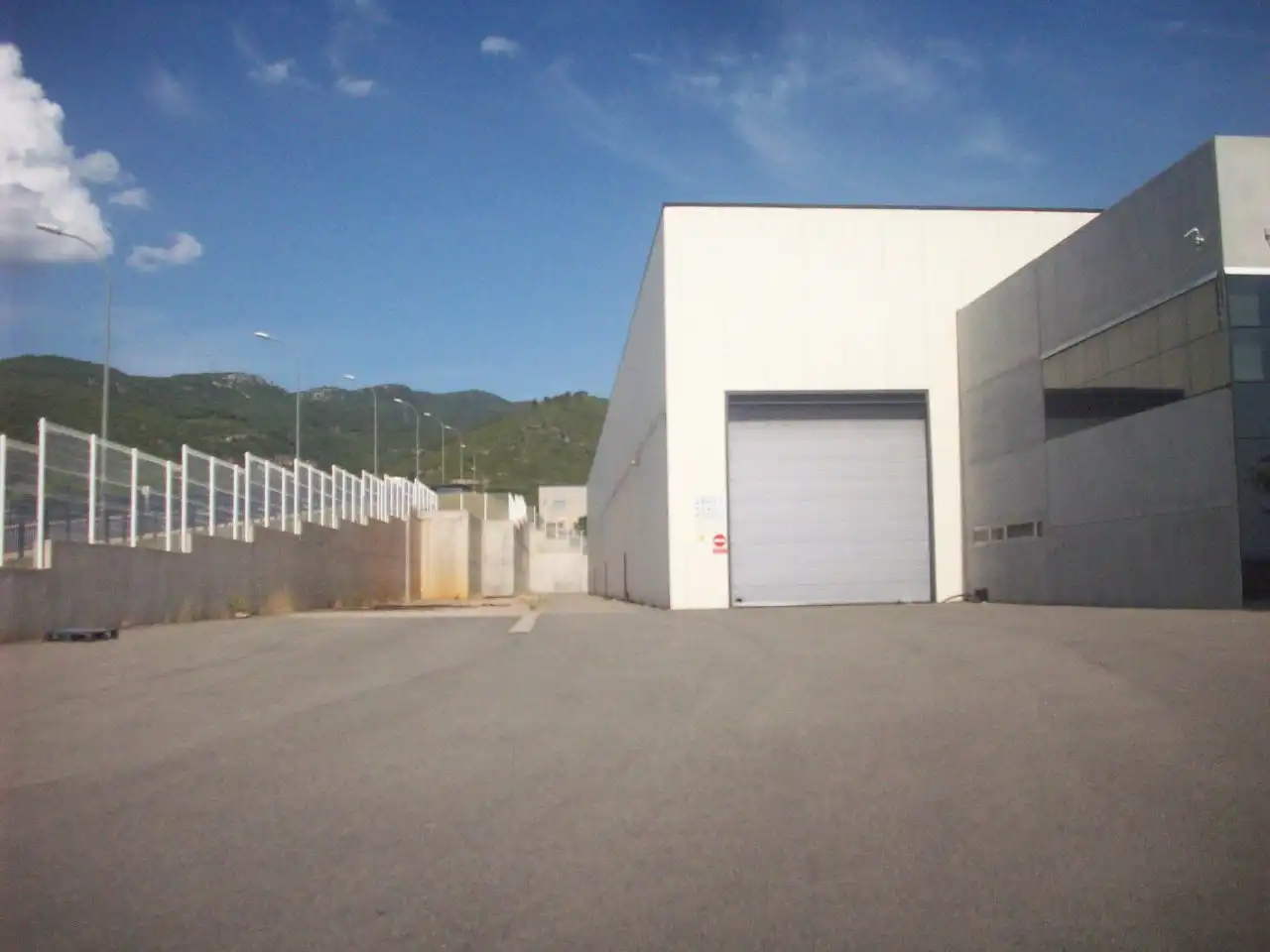 Vista exterior de Nave industrial de alquiler en Alcover con Calefacción