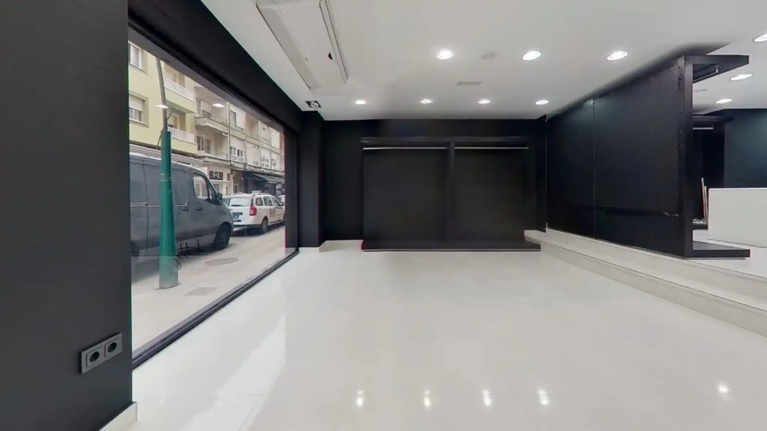 Commercial properties for rent in Torrelavega   with Air Conditioner