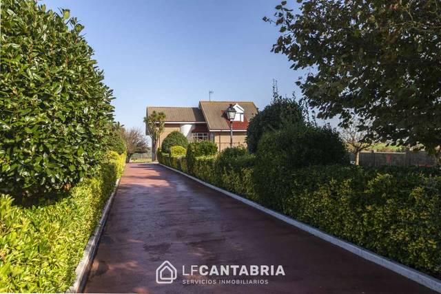 Casa-chalet en Venta en Maoño -  Azoños