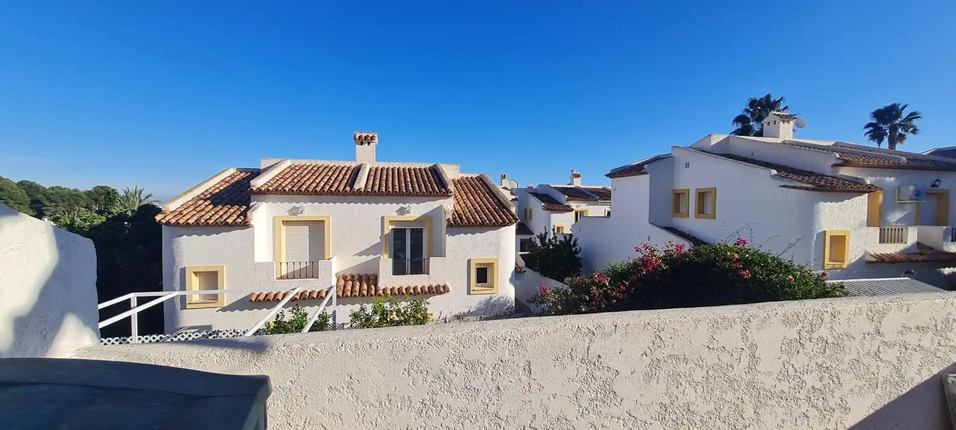 Vista exterior de Casa o xalet en venda en Calpe / Calp amb Aire condicionat, Calefacció i Jardí privat