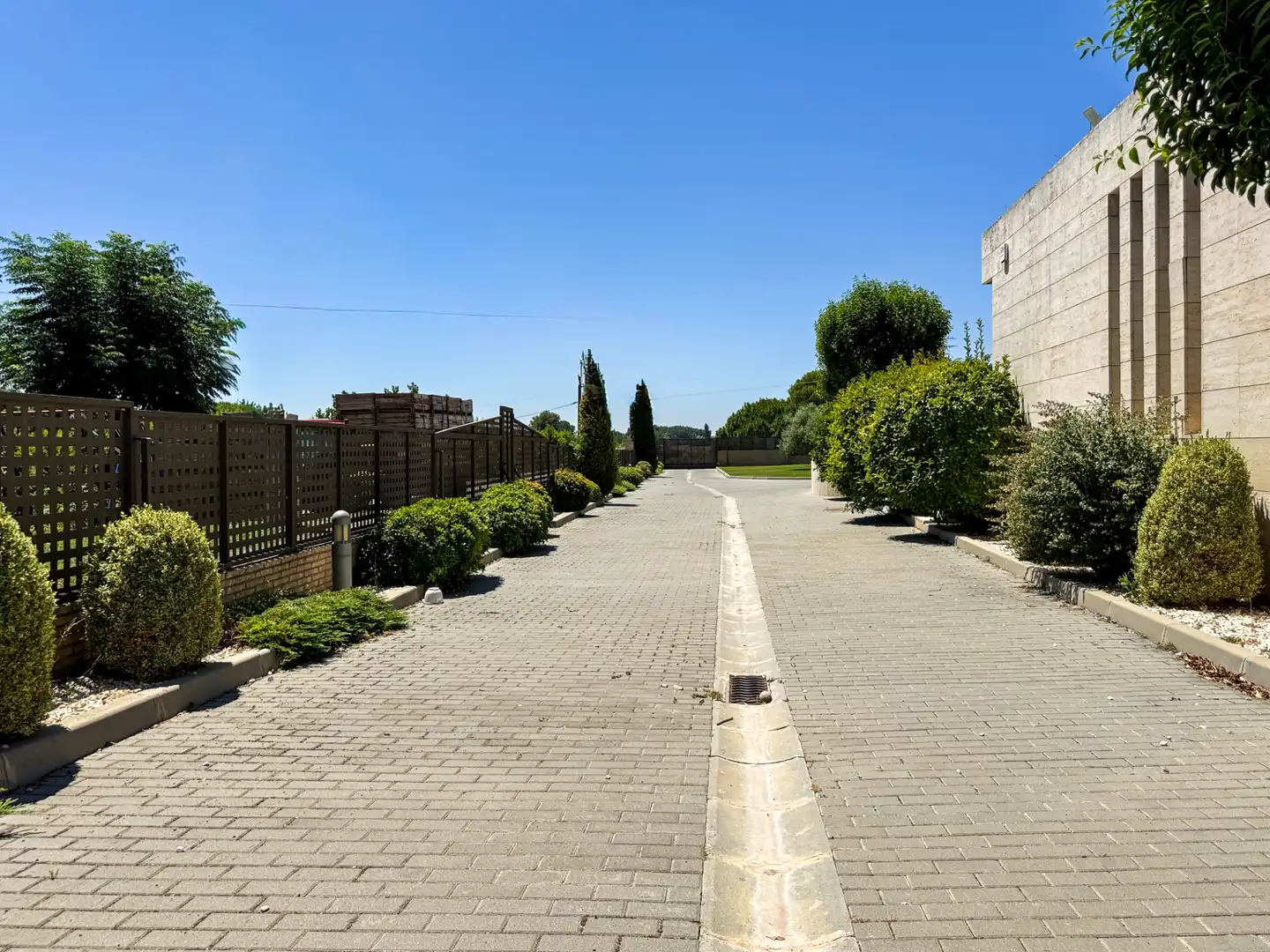 Vista exterior de Casa o xalet en venda en Lleida amb Aire condicionat, Calefacció i Jardí privat
