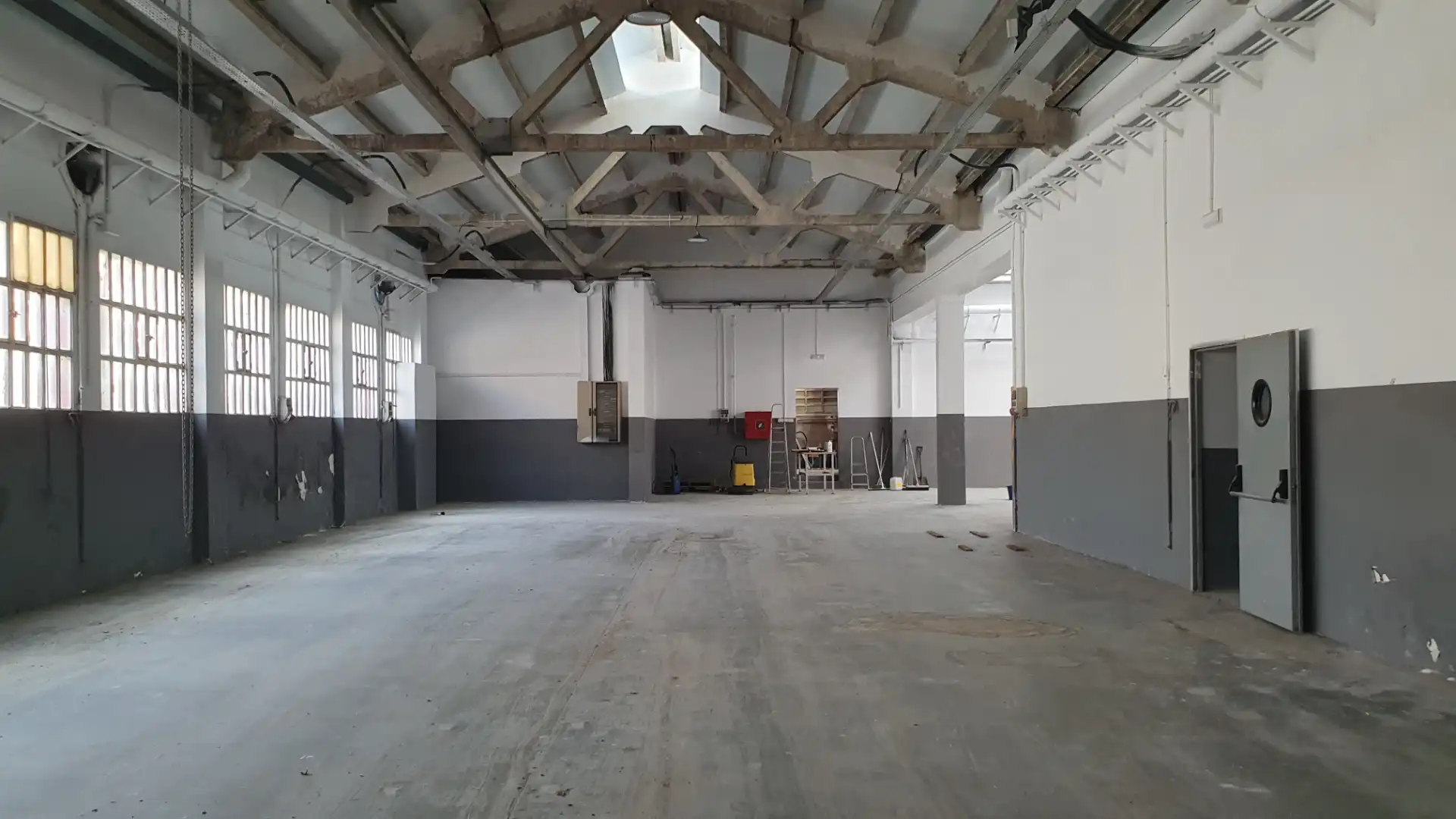 Nau industrial de lloguer a Carrer de Watt 14