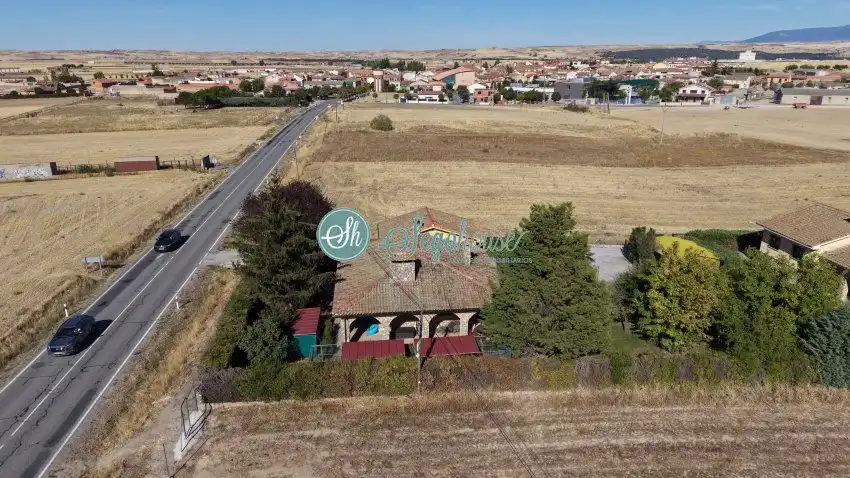 Detached house with garden for sale in Valverde del Majano, imagen 7