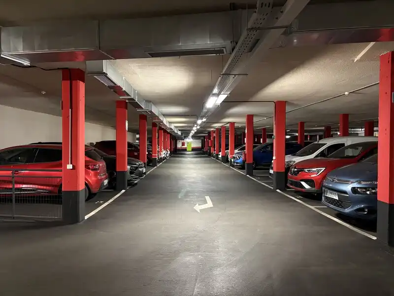 Parkplatz von Garage zur Miete in Madrid