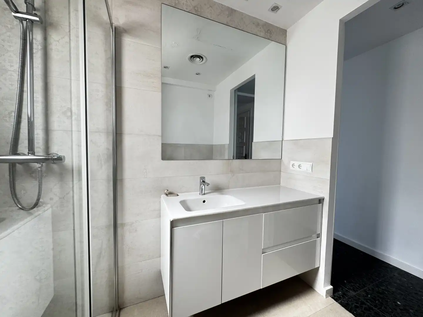 Bathroom of Flat for rent in Sitges  with Air Conditioner