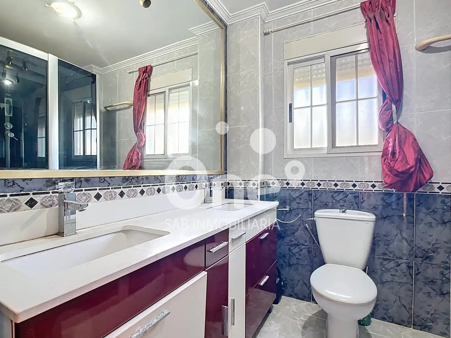 Bathroom of Houses for sale in L'Eliana  with Air Conditioner, Heating and Private garden
