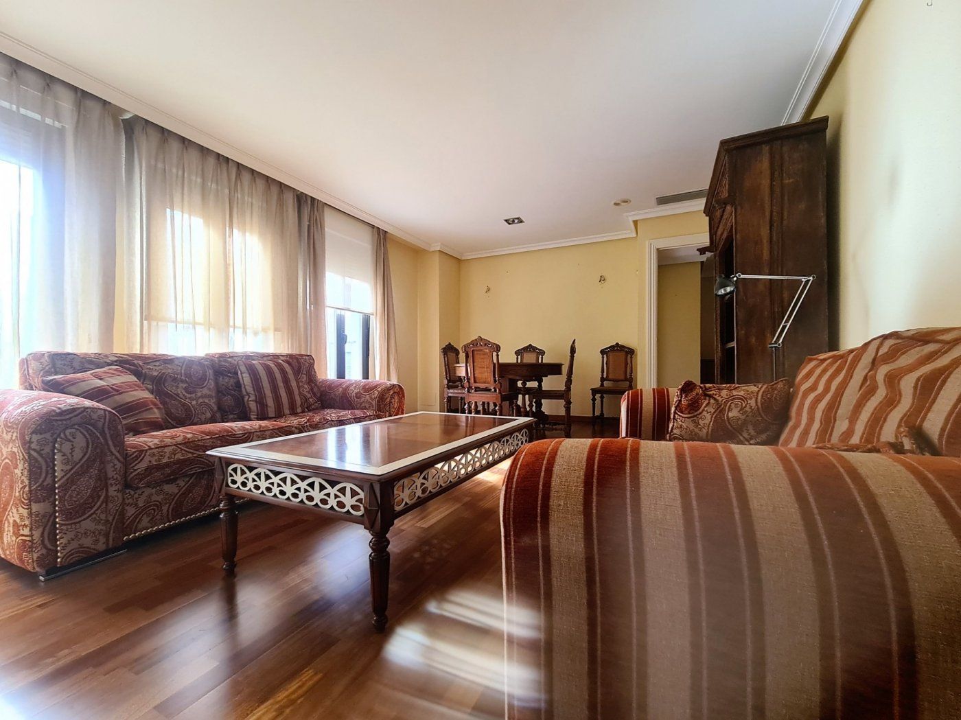 Sala d'estar de Pis de lloguer en Elche / Elx amb Aire condicionat, Parquet i Moblat