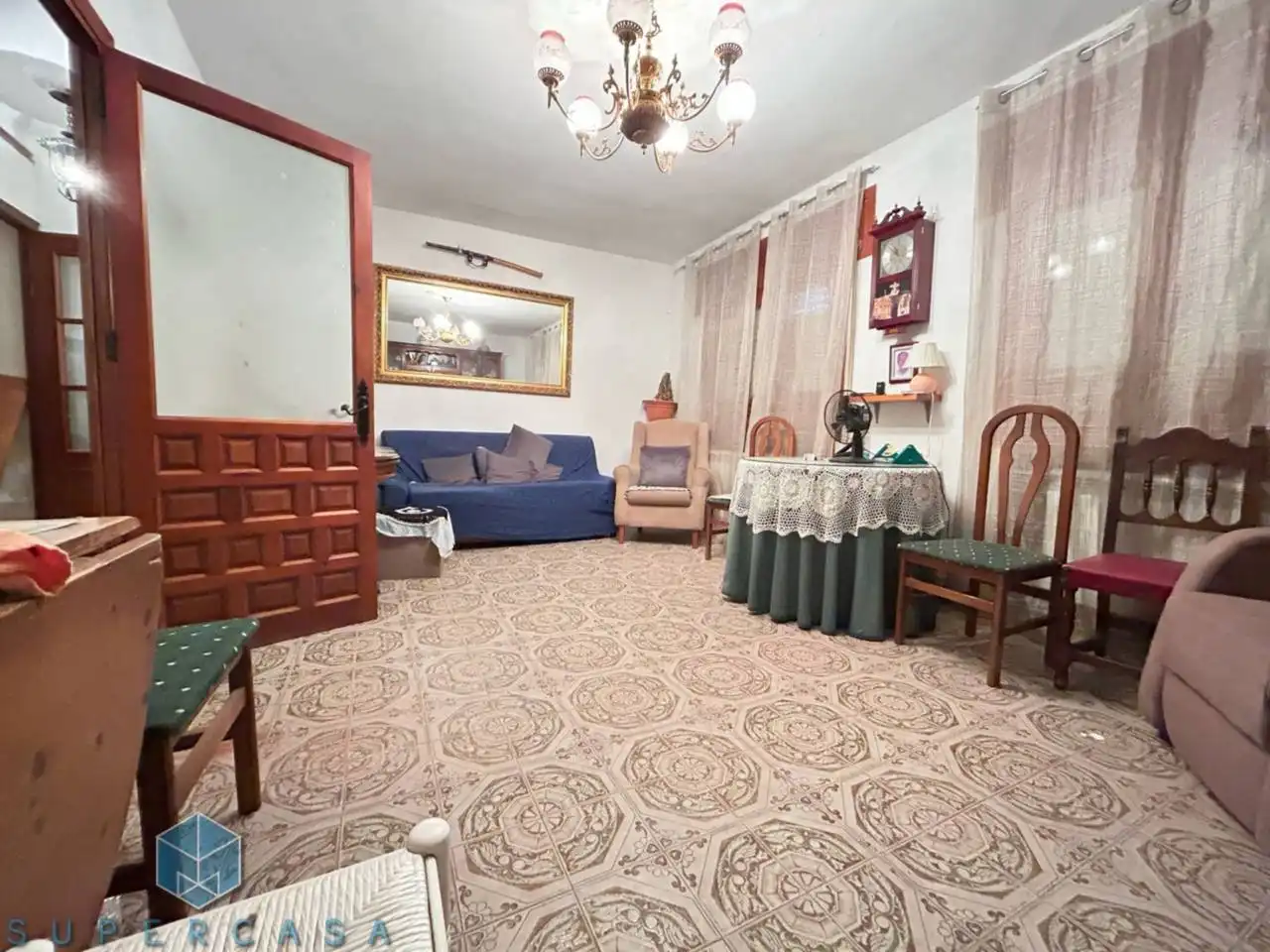 Sala d'estar de Casa o xalet en venda en Bargas amb Calefacció, Jardí privat i Terrassa