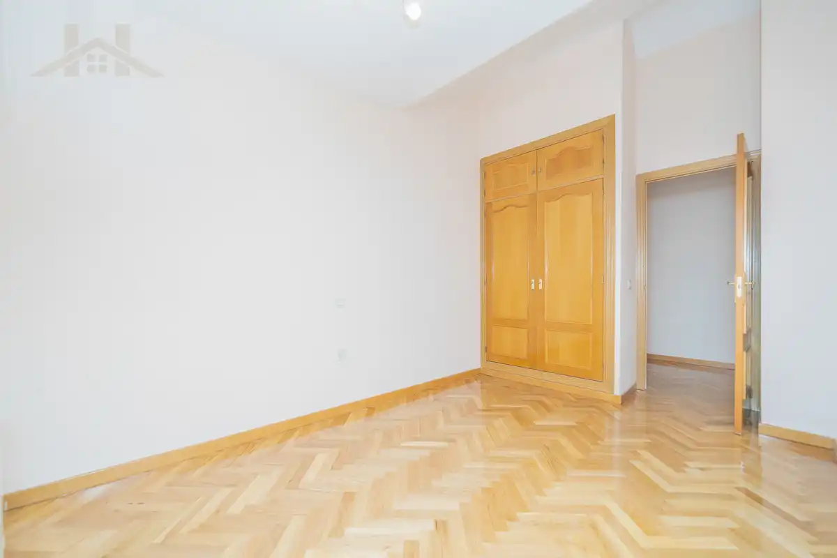 Habitación de Dúplex en venta en Torrelodones con Aire acondicionado, Calefacción y Parquet
