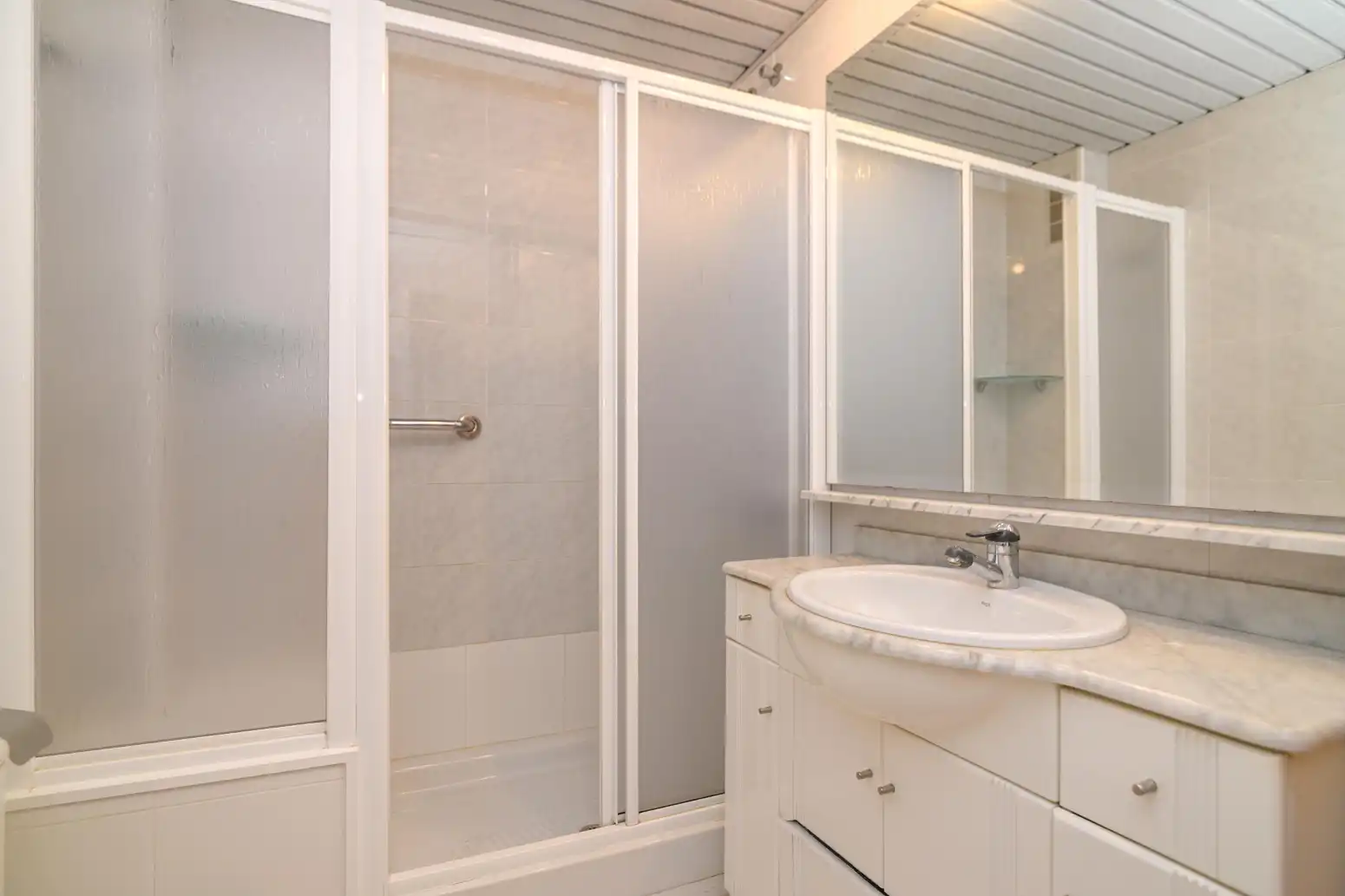 Baño de Piso en venta en Viladecans con Aire acondicionado, Calefacción y Parquet