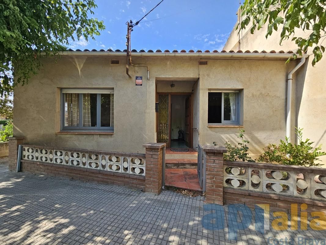 Single-family semi-detached for sale in Catalunya, Caldes de Malavella
