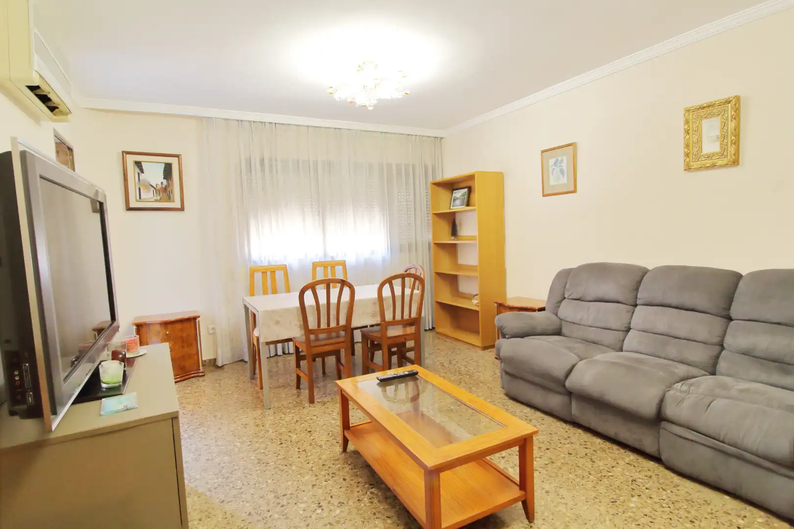 Sala d'estar de Pis en venda en Valencia amb Aire condicionat i Balcó