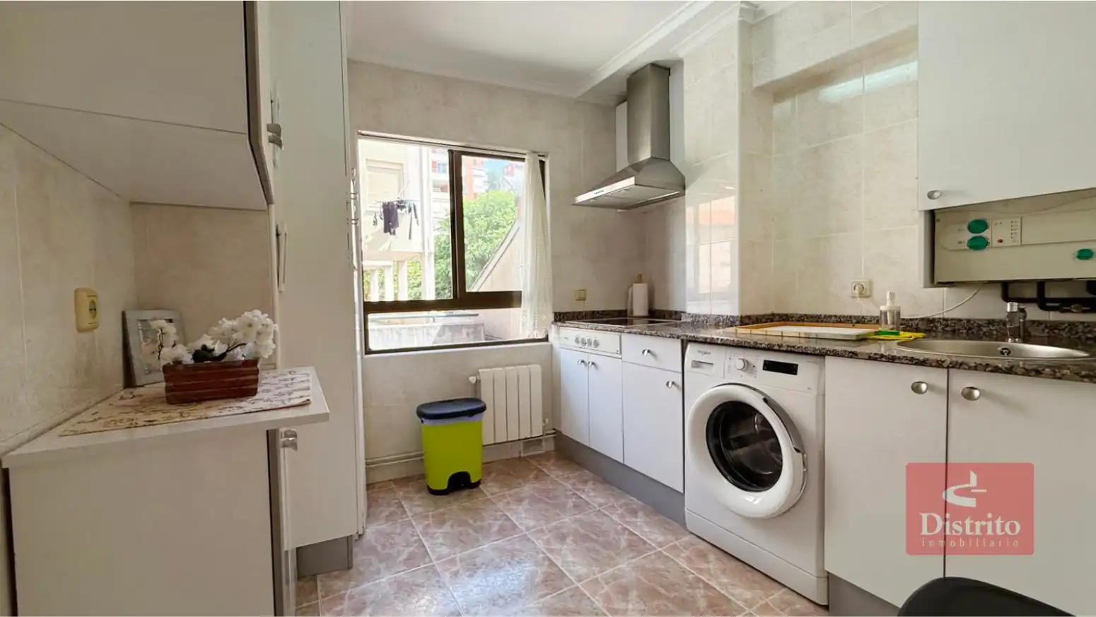 Kitchen of Flat for sale in Santander  with Heating