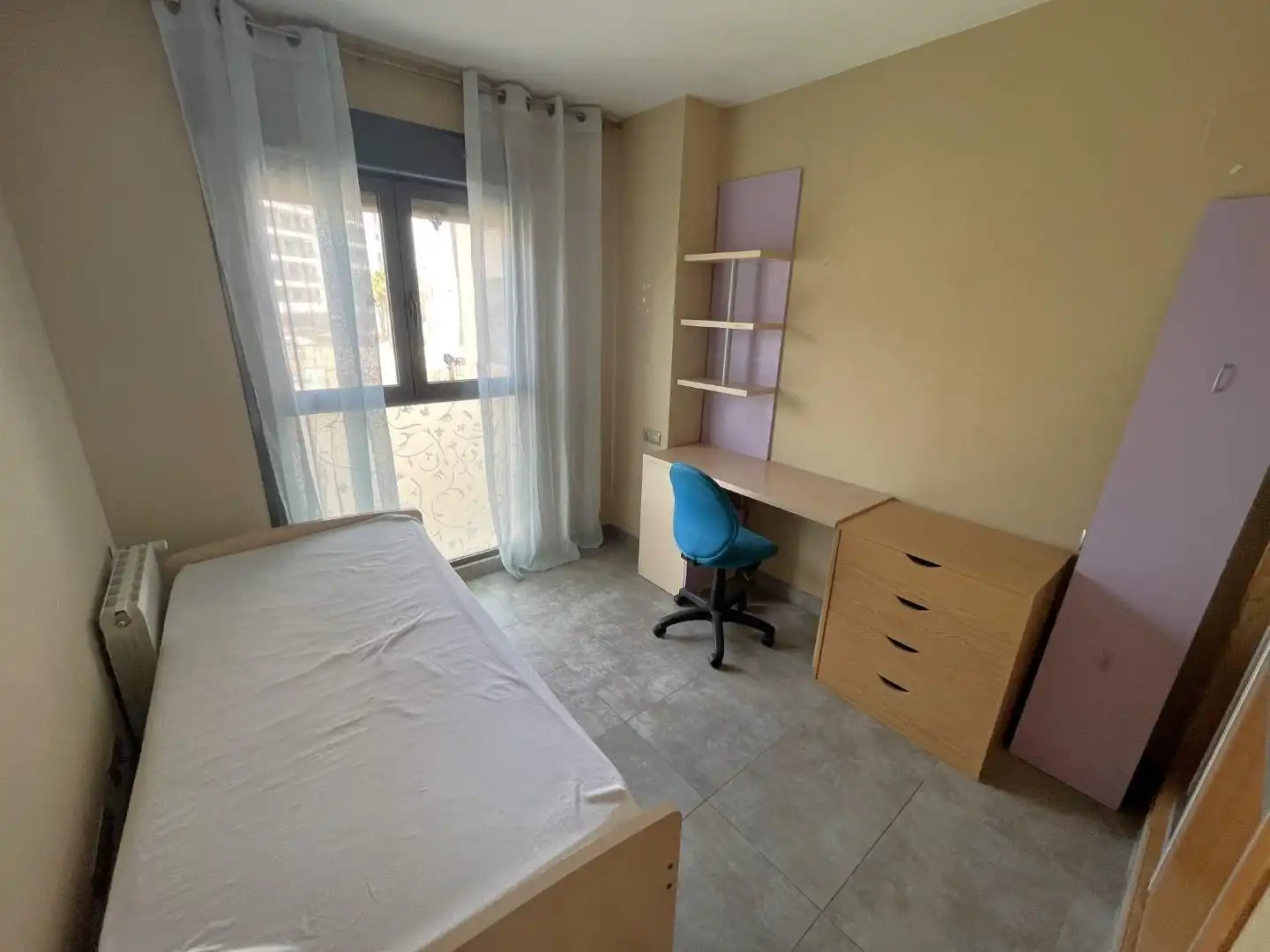 Habitación de Apartamento en venta en Alicante / Alacant con Aire acondicionado, Calefacción y Jardín privado