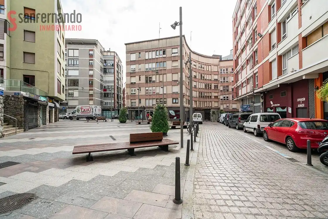Flat for sale in Calle Secada, Cuatro Caminos