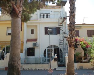 Vista exterior de Casa adosada en venda en Pilar de la Horadada amb Aire condicionat i Terrassa