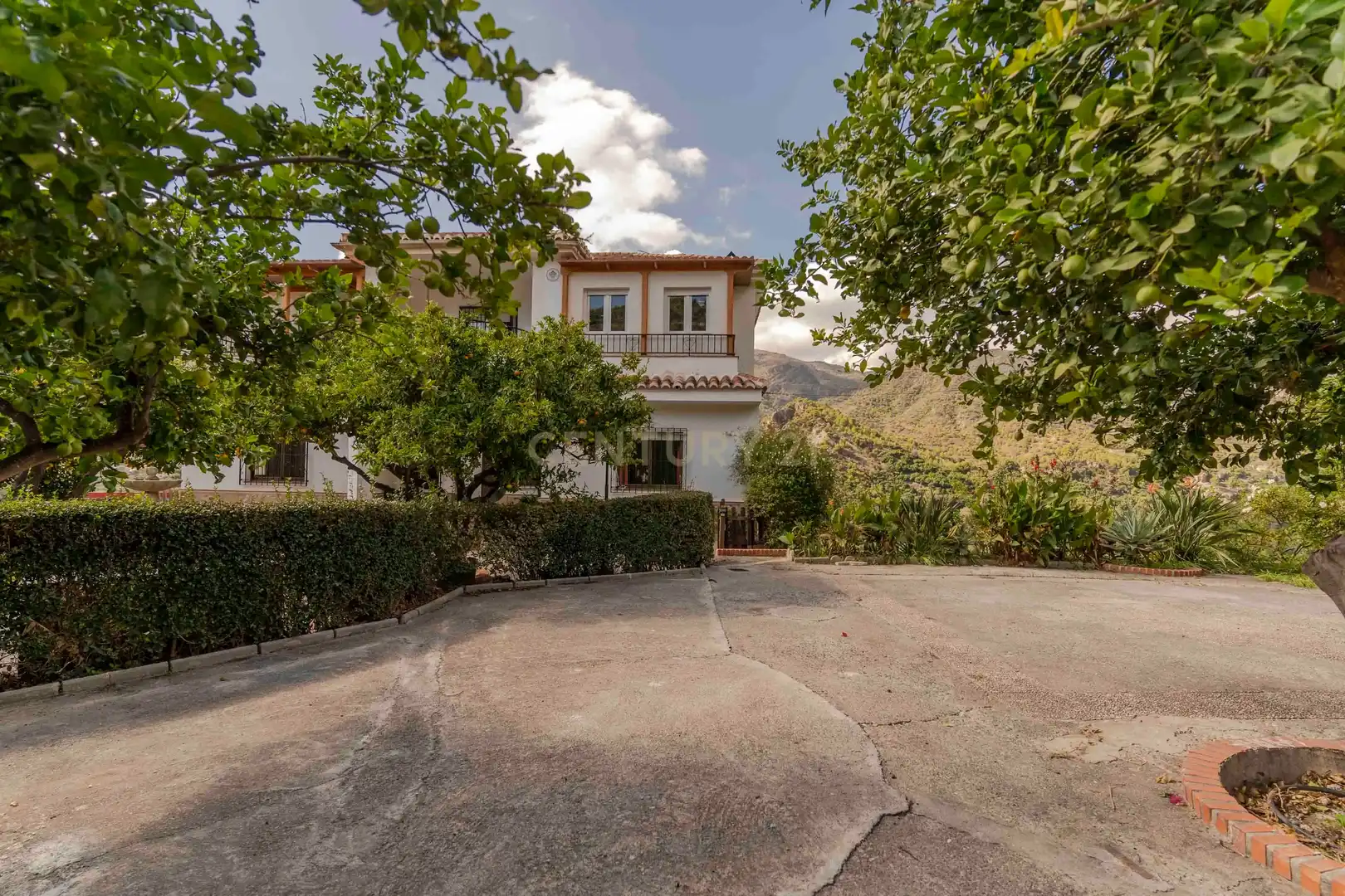 Vista exterior de Casa o xalet en venda en Los Guájares amb Aire condicionat, Jardí privat i Traster
